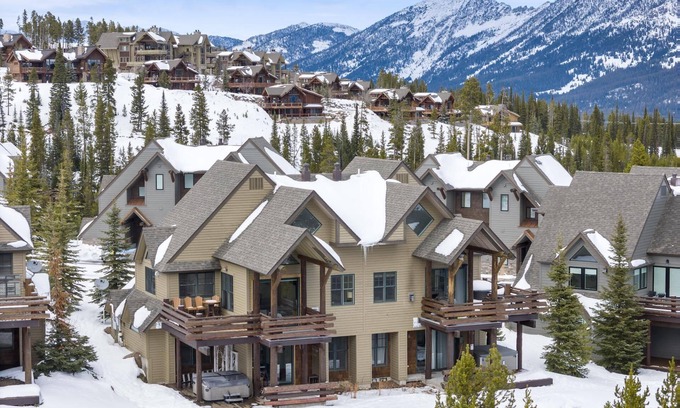 Saddle Ridge House | Book a Holiday Stay Today! Ski-in, Ski-out Townhome with Hot Tub and Fireplace!