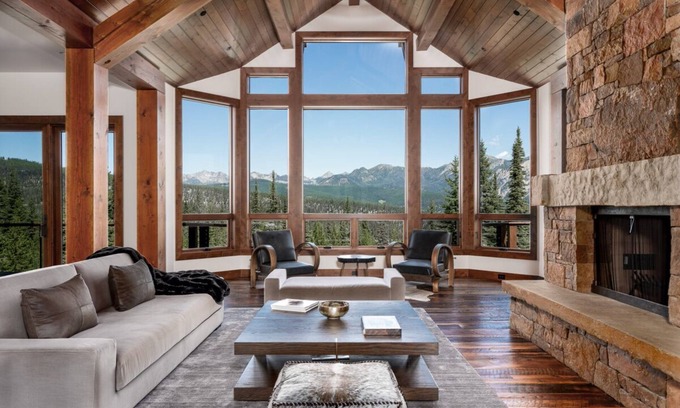 Spanish Peaks House | Book a Winter Getaway Today! Luxurious Estate Comfortably Sleeps Up to 12 Guests