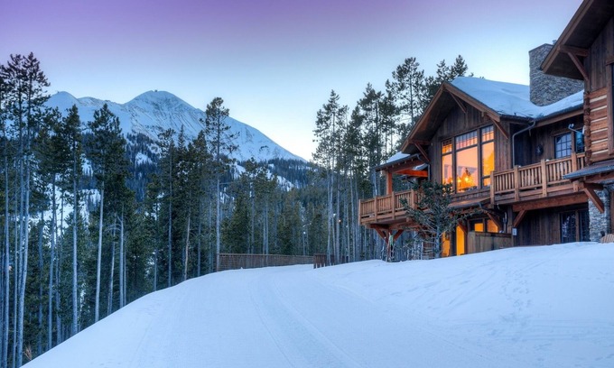 Big Sky House | Book for Holiday Stays! Marvelous townhome with breathtaking views! Hot Tub!