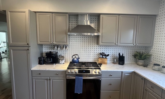 Riverfront House | Bunkhouse on Stephens Street - Perfect family house!