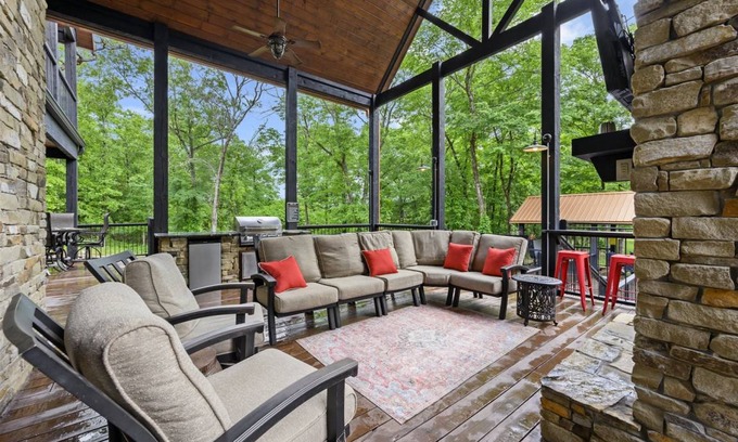 Hochatown Cabin | Cabin ∙ 7 bedrooms ∙ 29 guests
