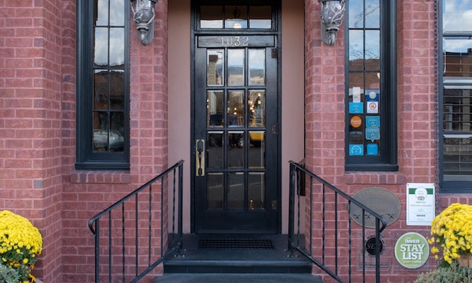 Cody Hotel | Chamberlin Inn