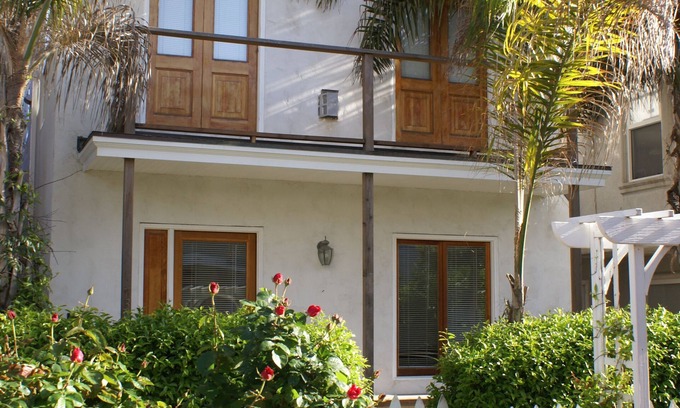 Mission Beach Apartment | Charming Beach One-Bedroom, SEPT. 2-18 DISCOUNT! It's beautiful here now!