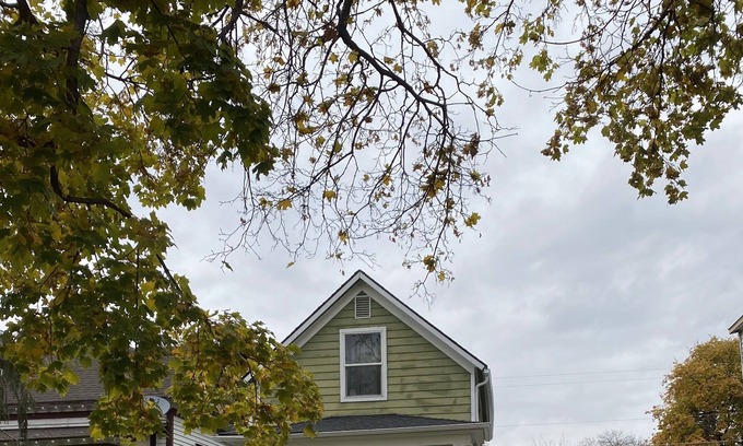 Riverfront House | CHARMING HOUSE CLOSE TO DOWNTOWN AND UNIVERSITY