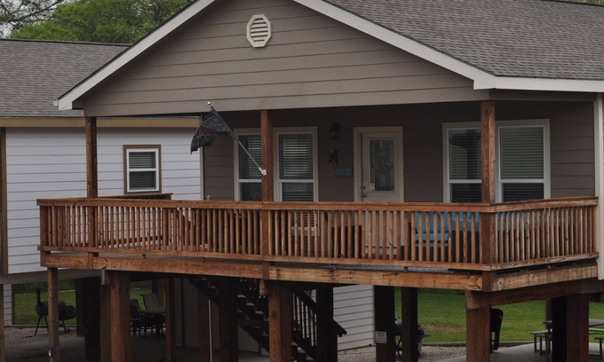 New Braunfels House | Cliffview River House #8