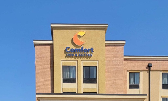 Watford City Hotel | Comfort Inn & Suites Watford City