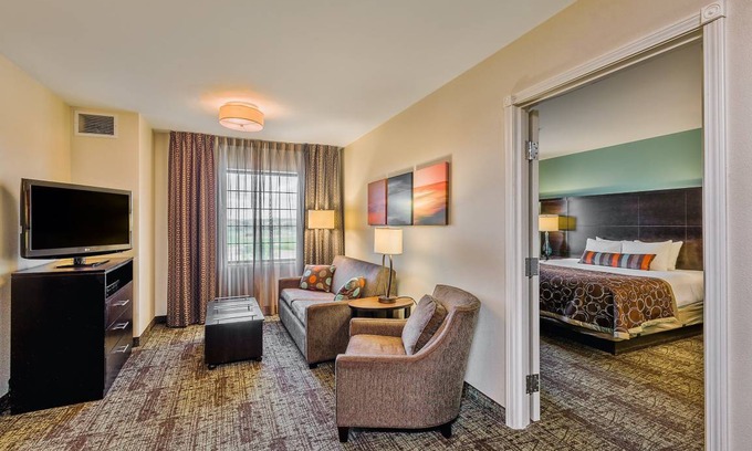 Bismarck Condo | Condo ∙ 2 bedrooms ∙ 4 guests