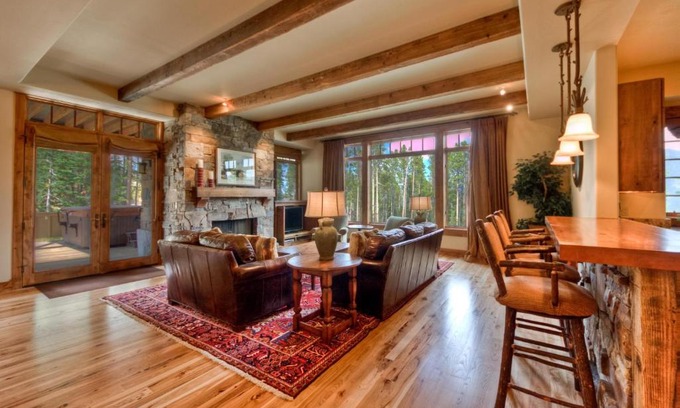 Big Sky Apartment | Cowboy Heaven Suites-Unit 2B