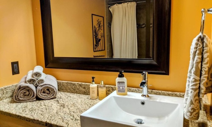 New Meadows Condo | Cozy condo perfectly located in resort/golf course. Minutes from Brundage/McCall