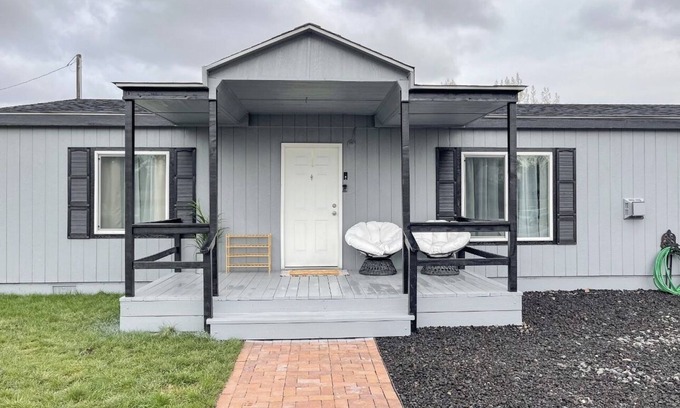 West Valley House | Cozy family home with great location and low fees.