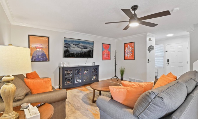 Heber House | Cozy Heber getaway, pet ok, sleeps 9, BBQ, firepit