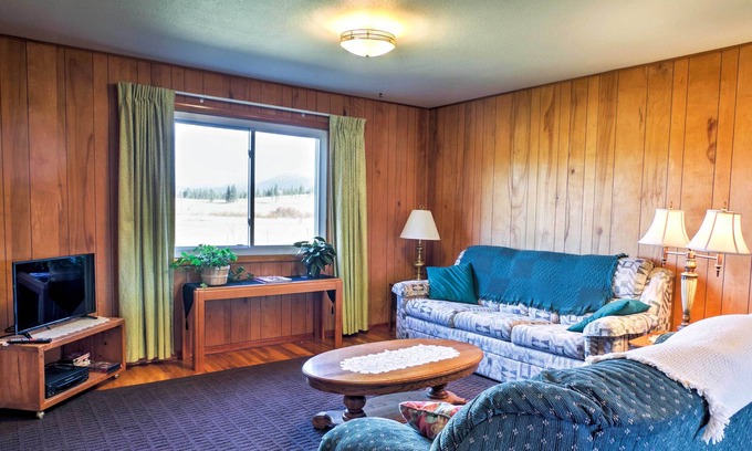New Meadows House | Cozy McCall Area Home w/360 Degree Mountain Views