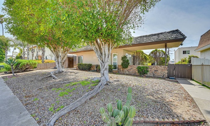 Pacific Beach Apartment | Cozy San Diego Escape w/Yard, Near Beaches!
