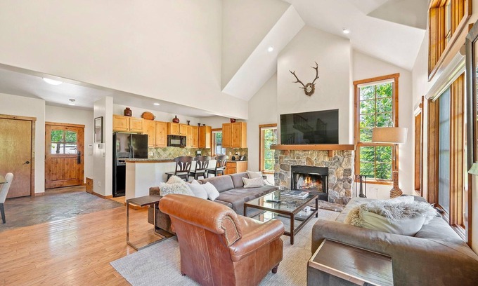 Tamarack Resort House | Cozy Townhome |Stunning Views, Ski-In/Ski-Out