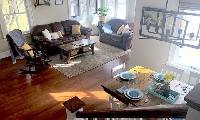 Cody House | Downtown Farmhouse, pet friendly, charming updated home, walking distance to historic downtown Cody