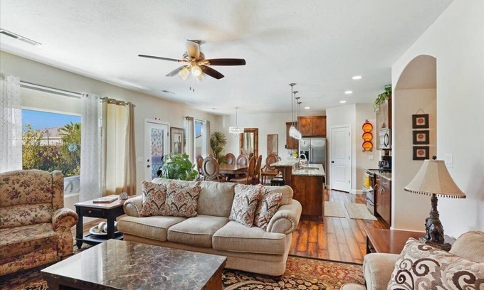 Hurricane House | Elegant and spacious home perfectly located to National Parks and more