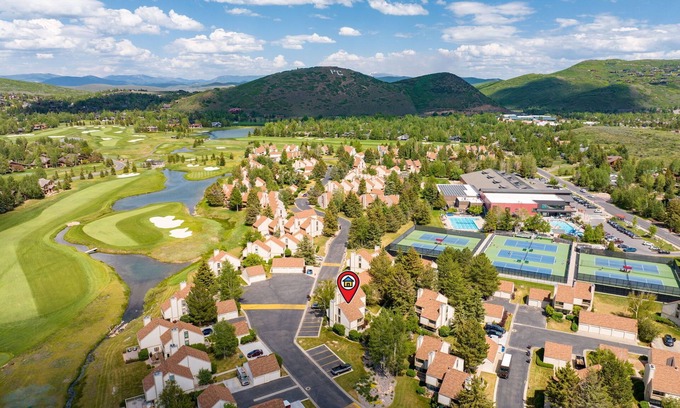 Park Meadows House | Entire Townhome in Park City! 5 min from Historic Down Town! - The Nordic Nest