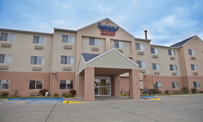 Bismarck Hotel | Fairfield Inn & Suites Bismarck South