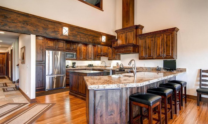 Park Meadows House | Fairway Village 2919 by Park City Lodging