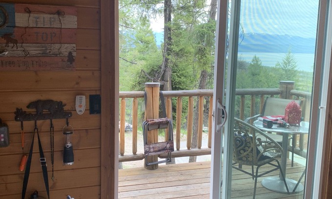 Somers Cabin | Gated Luxury Queen Bed Cottage Sleeps 2 Air Conditioning Kitchenette EV Charger