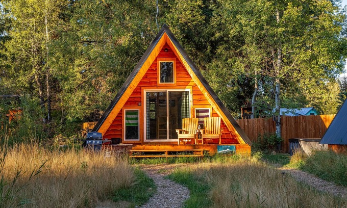 Coram Cabin | Glacier Nat'l Park A-frame w/hot tub- ElkCalf Mountain A-Frame, GNP basecamp!