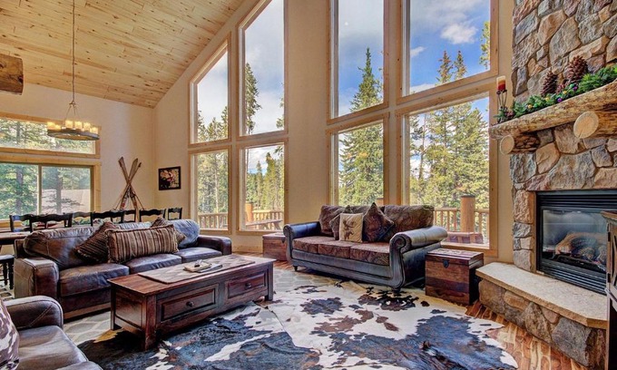 Blue River House | Grand Moose Lodge