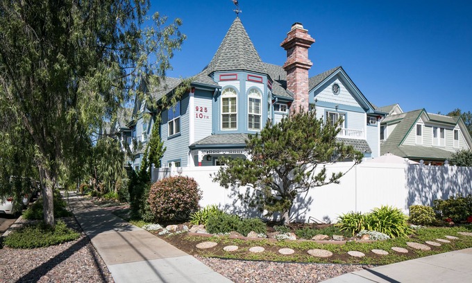 Coronado House | Heart Of The Village - Walk To Everything!