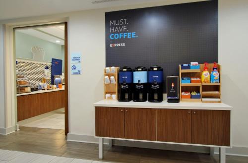 Fremont Hotel | Holiday Inn Express & Suites North Fremont by IHG
