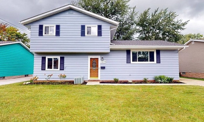 Mentor-on-the-Lake House | Home in Mentor on the Lake