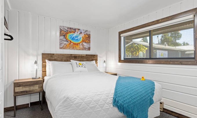 West Yellowstone Hotel | Hotel ∙ 2 bedrooms ∙ 4 guests
