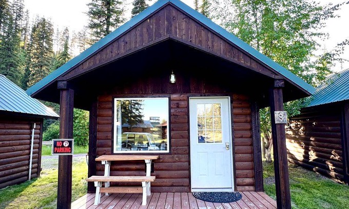West Glacier House | House ∙ 1 bedroom ∙ 4 guests