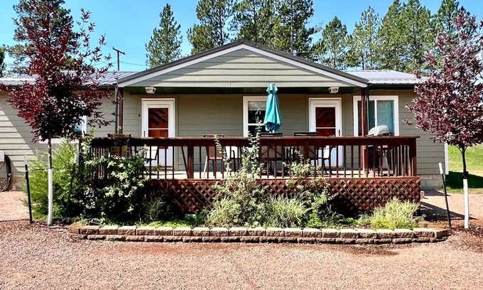 Hot Springs House | House ∙ 1 bedroom ∙ 10 guests