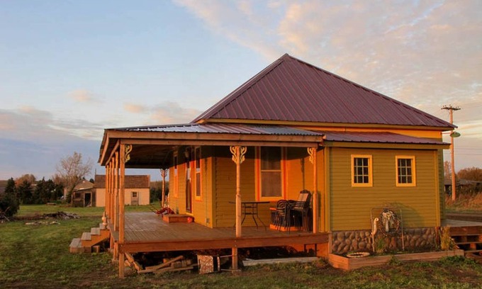 Hettinger County House | House ∙ 2 bedrooms ∙ 4 guests