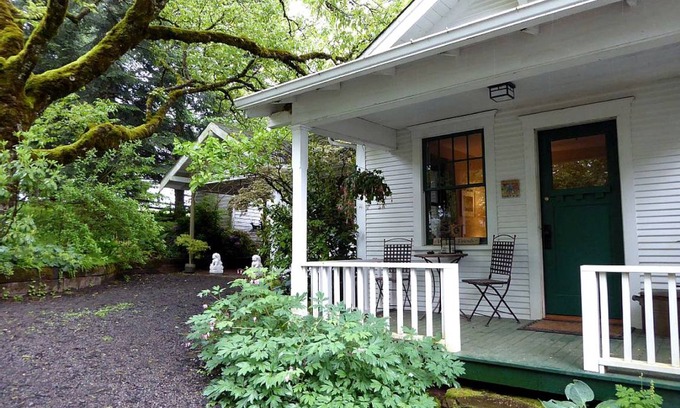 Molalla House | House ∙ 3 bedrooms ∙ 6 guests