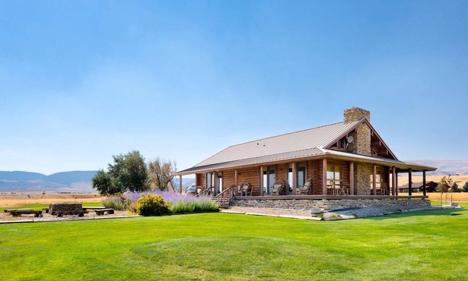 Shining Mountains House | House ∙ 3 bedrooms ∙ 10 guests