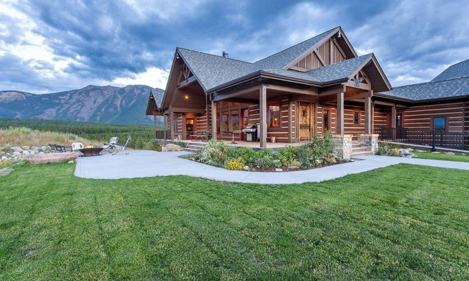West Glacier House | House ∙ 4 bedrooms ∙ 12 guests