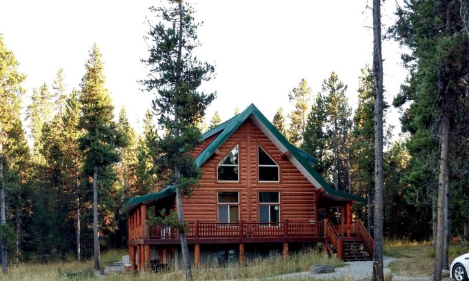 Island Park House | House ∙ 6 bedrooms ∙ 20 guests