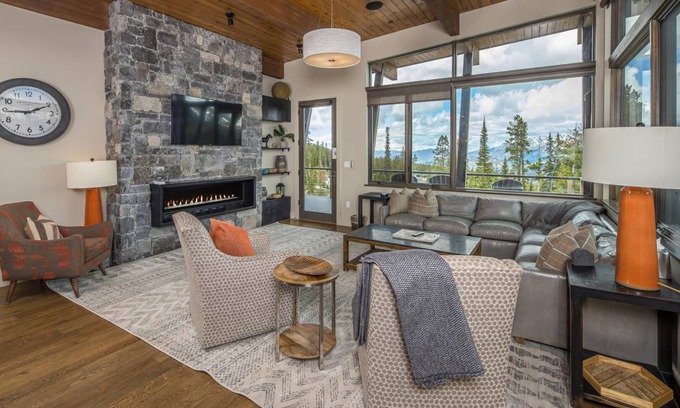 Big Sky House | House ∙ 6 bedrooms ∙ 14 guests