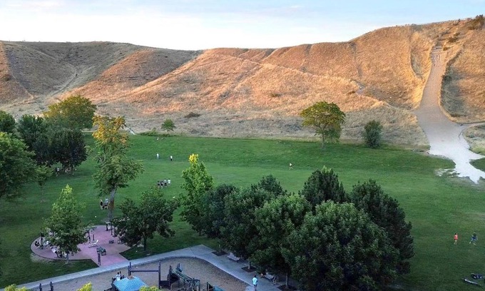 North End House | Hyde Park Family Retreat ~ Dog/Kid Friendly!