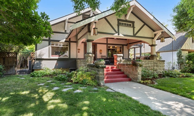 North End House | Iconic North End Bungalow w/Porch Swing | Fam Suite | Private Office/Studio | Walk to Hyde Park!