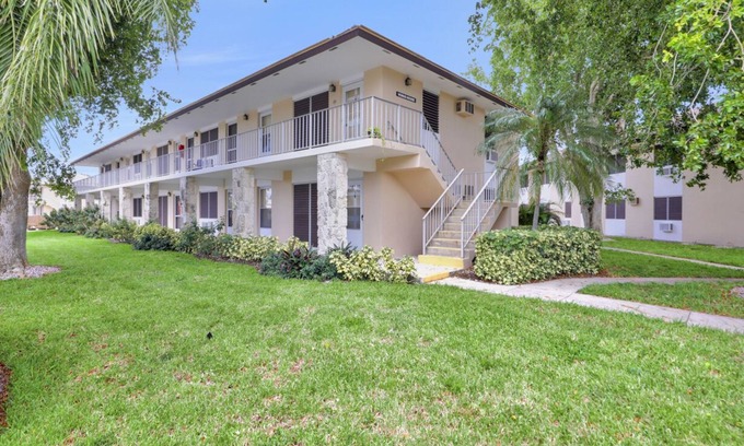 Marco Island Condo | Idyllic Condo | Brief Walk to Beach & Restaurants