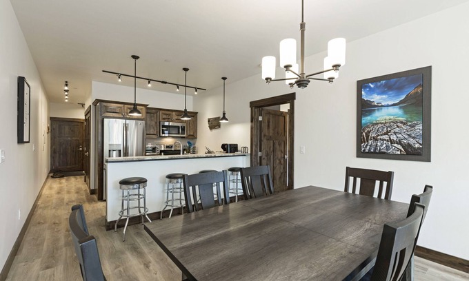 Columbia Falls Condo | Immaculate condo in downtown Columbia Falls! 20 minutes to Glacier National Park -Air Conditioning!