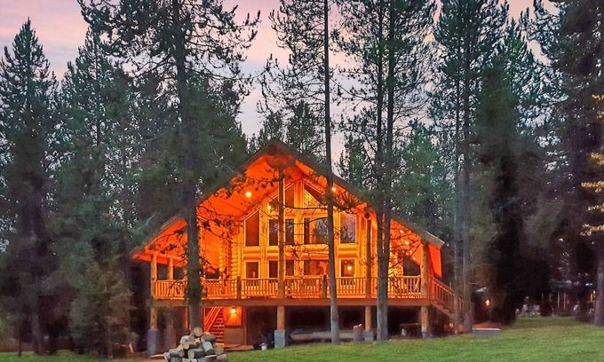 Island Park Cabin | KABINO: Trailer Parking, HotTub, Trails, Yellowstone