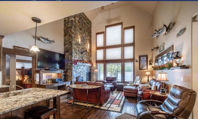 Kalispell House | Lake House on Lake Blaine