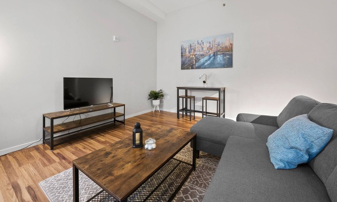 Downtown Cincinnati Condo | Lavish 2 Bedroom Condo - Best Central Location with Amenities Galore 612