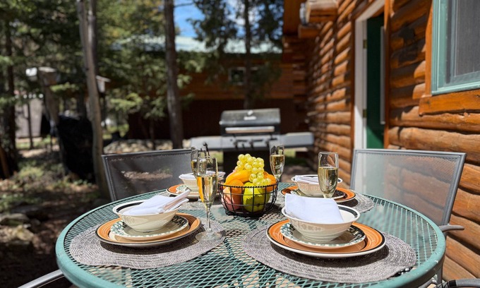 Island Park Cabin | Lazy Moose Cabin* 3Br, 2Ba, Wifi, Satellite Tv, Boat Dock, Fire Pit, Bbq Grill