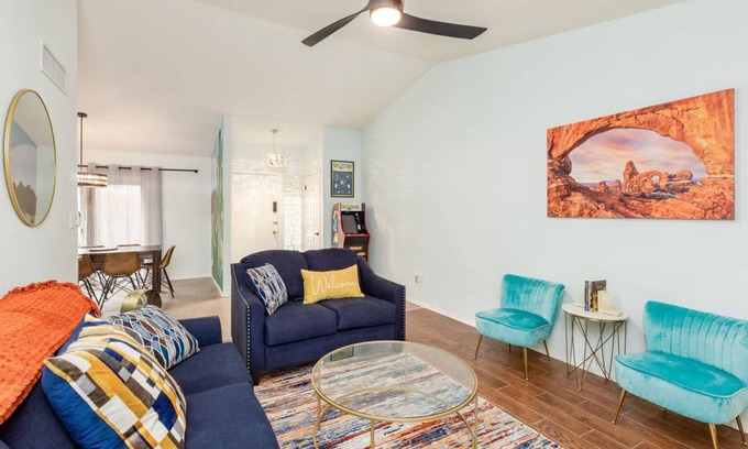 Bellair House | Loaded Golf Course Townhouse in Vibrant Community