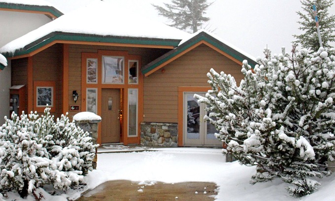 Sandpoint House | Located right on the Slope , Creekside Chair Lift-! ski in/out Sleeps14.