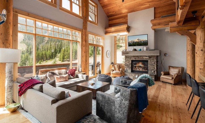 Saddle Ridge Cabin | Lodge ∙ 3 bedrooms ∙ 12 guests