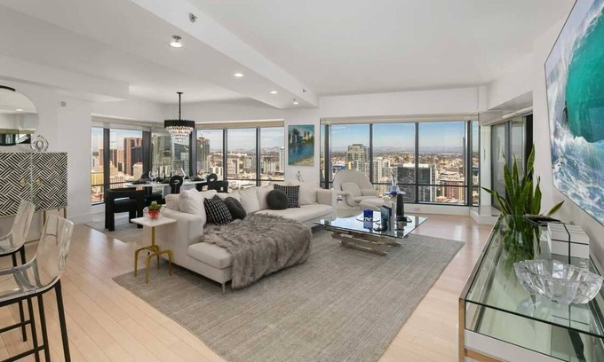 Pacific Terrace Condo | Luxurious Condo with Phenomenal Views!